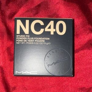 MAC Studio Fix Powder Plus Foundation Compact